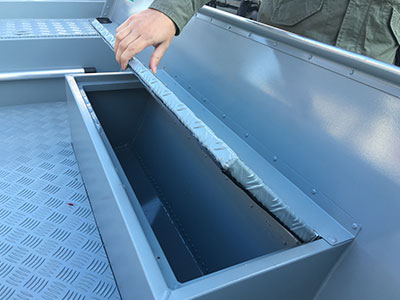 Caja con recirculación de agua para peces