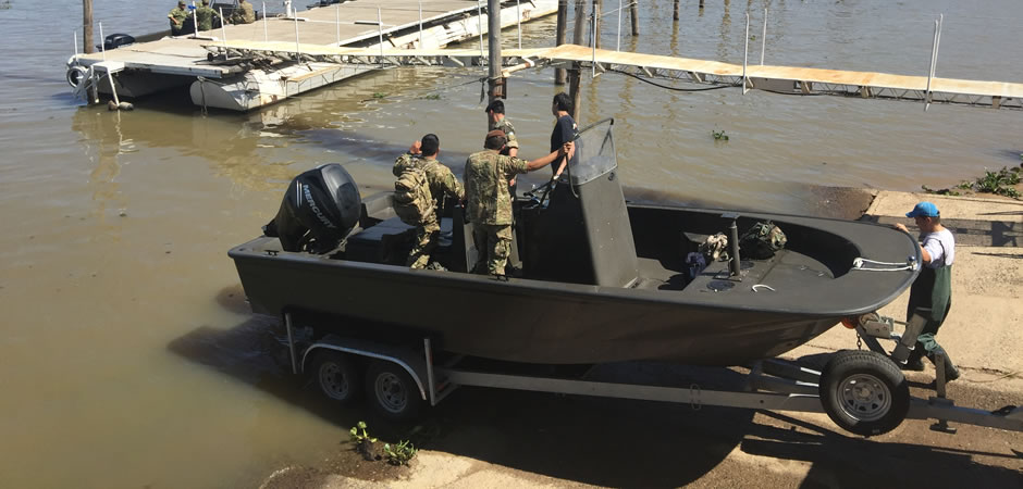 boston-whaler-mil_1.jpg